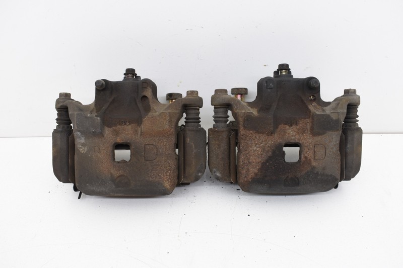 03-05 Nissan 350z Z33 Front Brake Calipers PAIR Left & Right SET OEM KW51