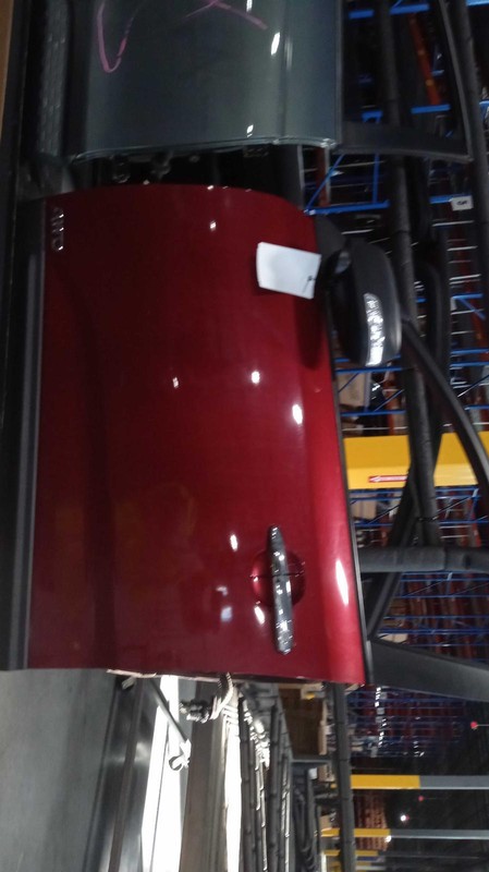 2014 Kia Sorento Left Front Door 2294956 Used 104K Mileage AS-IS