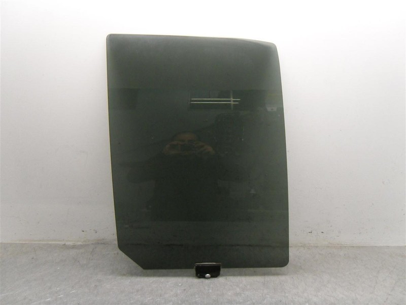 02 03 04 05 06 JEEP LIBERTY REAR PASSENGER RIGHT DOOR GLASS OEM 278-05520AR