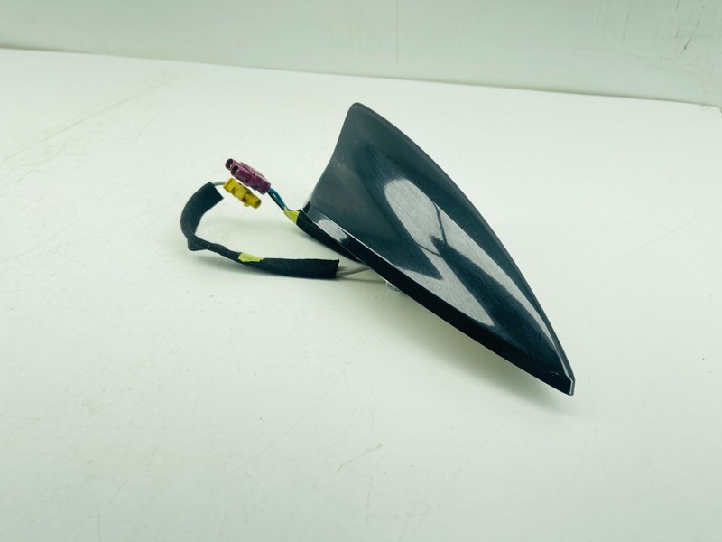2018-2020 BUICK REGAL REAR UPPER ROOF MOUNTED RADIO SHARK FIN ANTENNA OEM