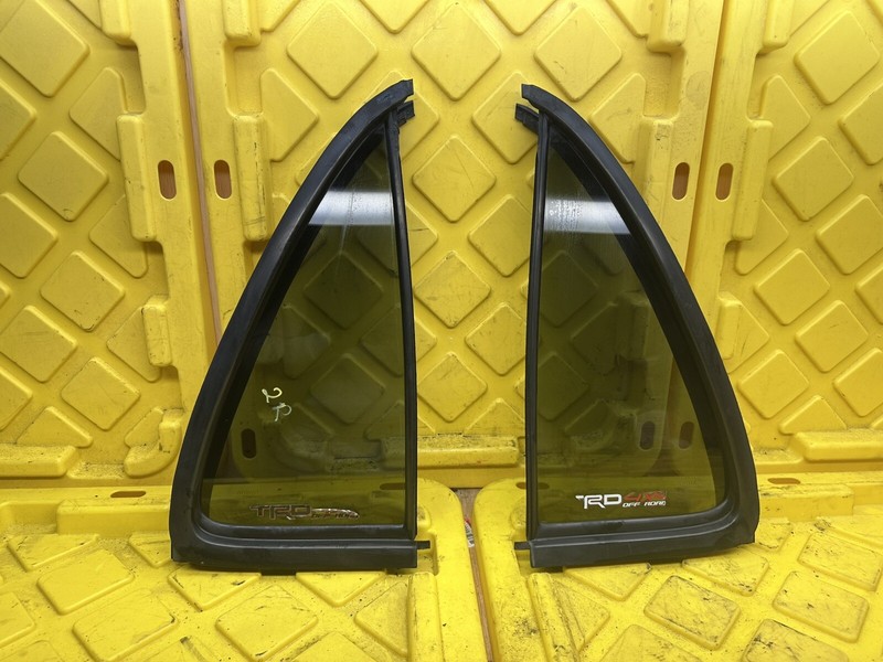2002 Toyota 4Runner Set L + R Rear Quarter Door Window OEM