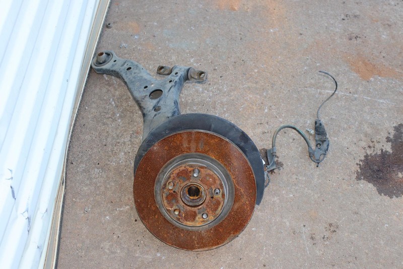 2013-2018 LEXUS ES350 FRONT RIGHT SPINDLE KNUCKLE WHEEL HUB W/ CONTROL ARM OEM