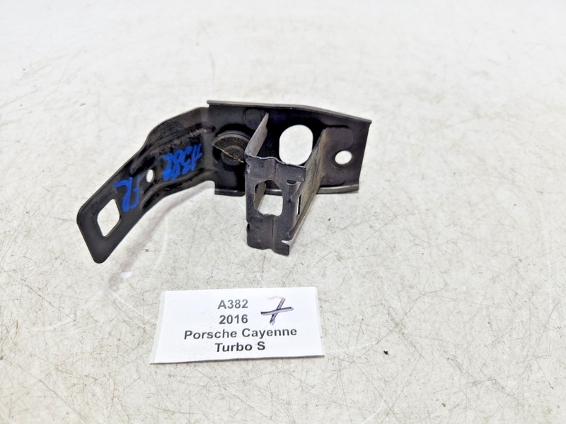 ✅ 2011-2018 OEM Porsche Cayenne 958 Front Left Fender Bracket Support