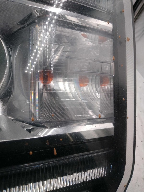2017 GMC Sierra 1500 Right Headlight Assembly White - Needs Cleaning, 73K Miles