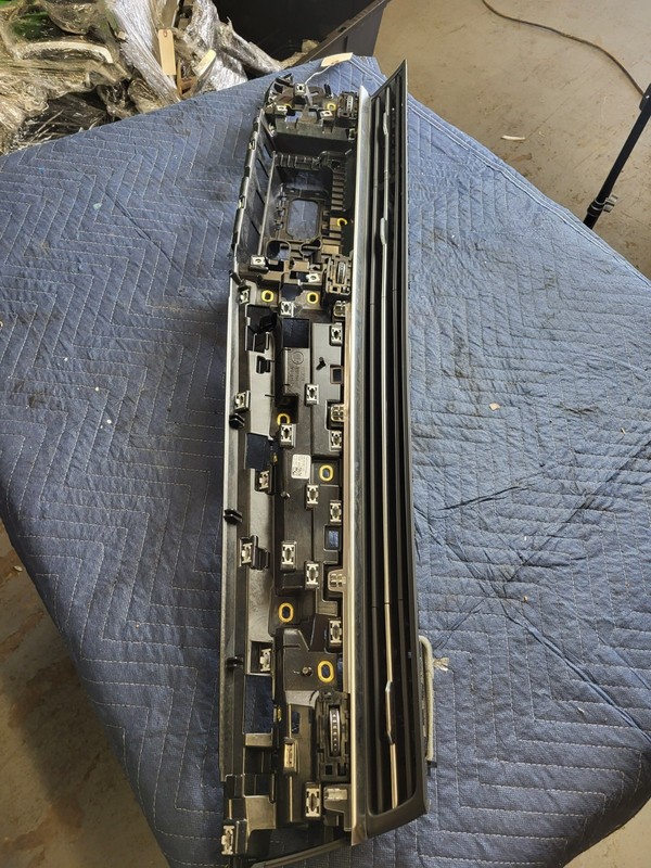 Used Oem Audi Dash Center Right A/C Air Vent Trim Panel for 2022-2025 SQ8