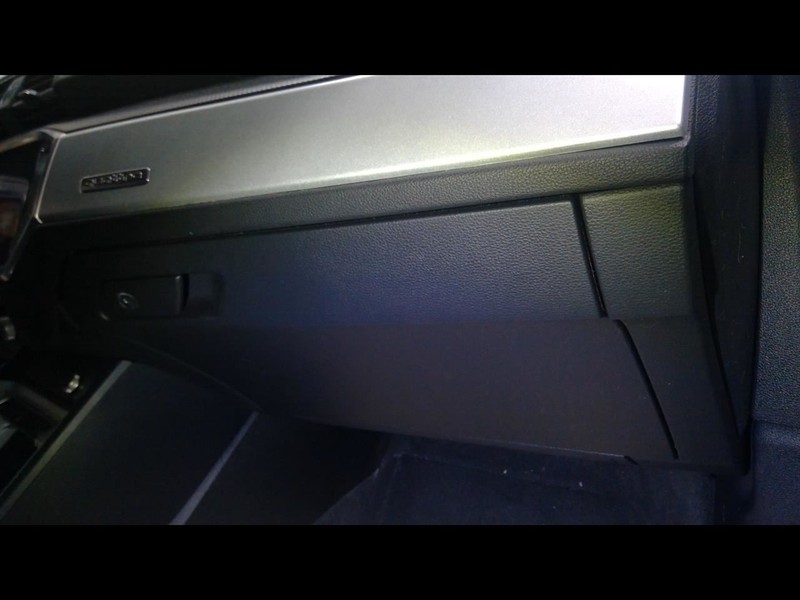 Q3 2019-2023 Glove Box 1685482