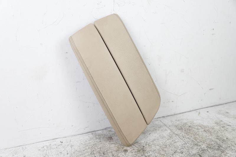 17-20 BMW G30 5-SERIES CENTER CONSOLE ARMREST TRAY STORAGE CANBERRA BEIGE 44k