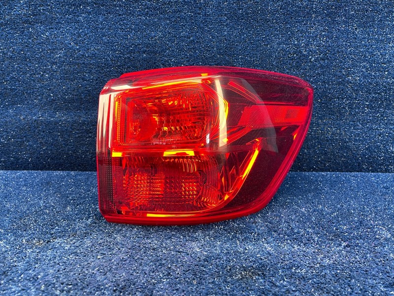 2017-2020 Nissan Pathfinder Right Taillight Quarter Panel Mounted OEM