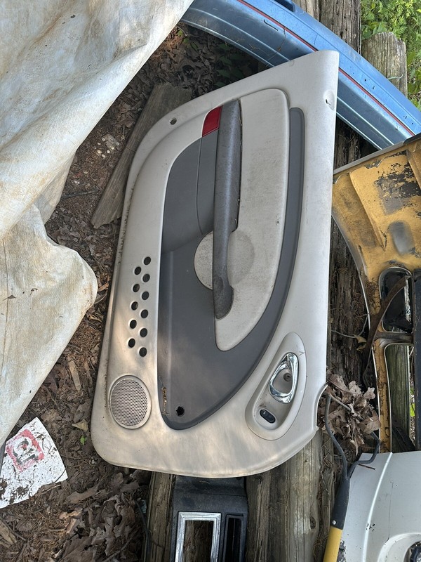 01-10 CHRYSLER PT CRUISER CONVERTIBLE FRONT LH INTERIOR DOOR PANEL - Trim Card