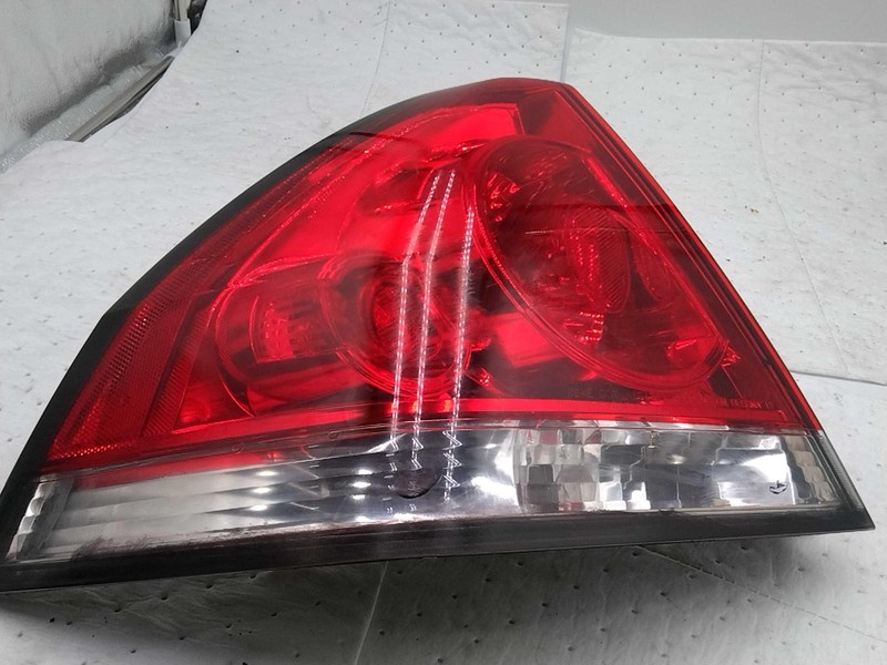 2014 Chevrolet Impala Left Tail Light Assembly Red OEM 238054 156K Miles