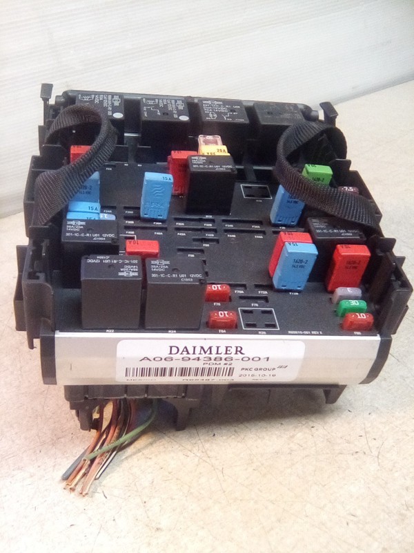 Daimler/Western Star A06-94386-001 Fuse Box