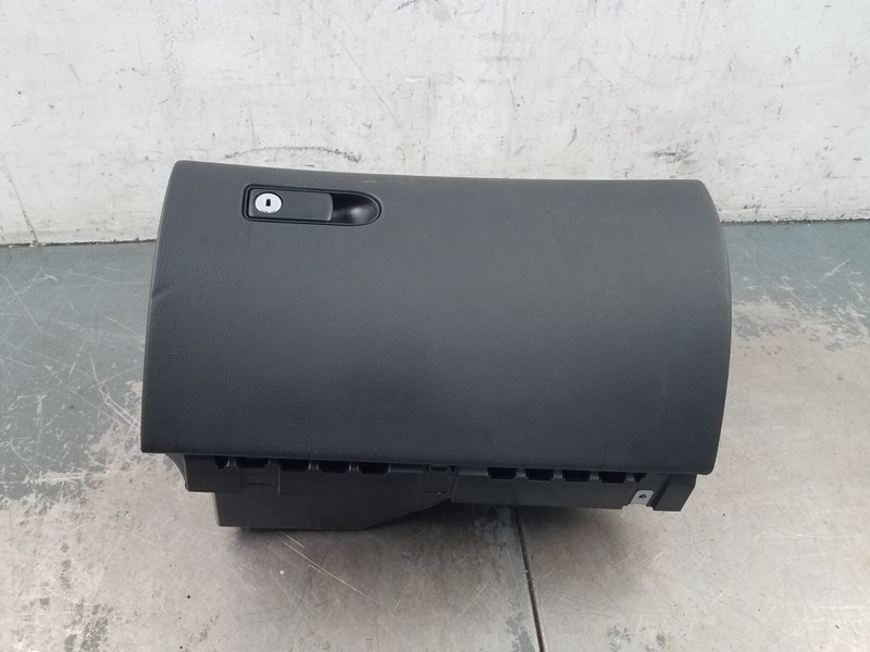 2016 Mercedes AMG C 63 S Glove Box #3164 F7