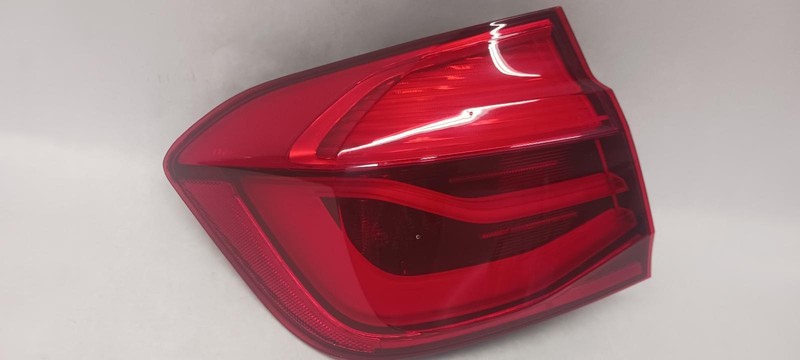 18 BMW 330i Sedan Left driver outer Taillight w/smoked lens OEM Grade A!