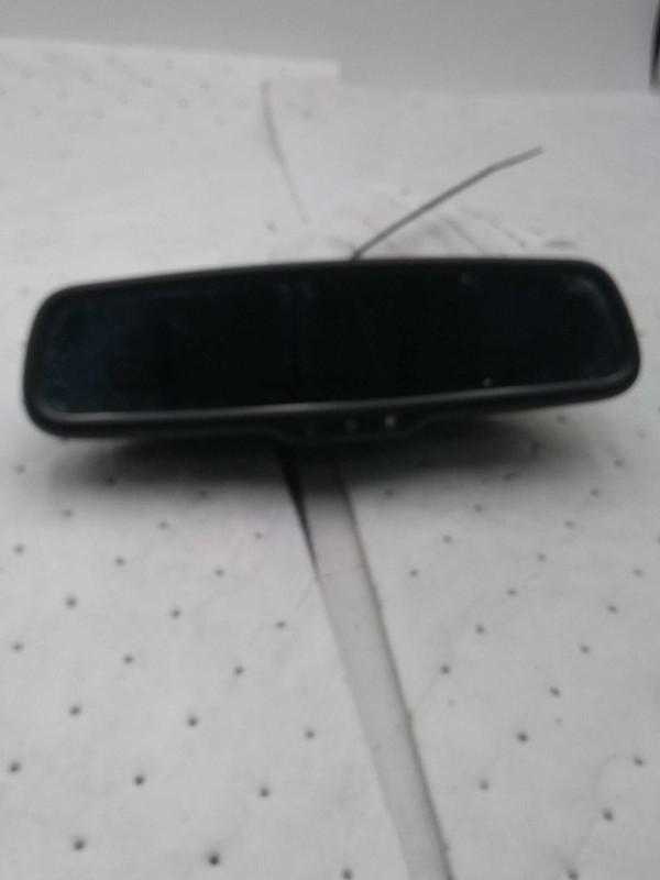 Used Front Center Interior Rear View Mirror fits: 2016 Jeep Patriot Sdn automati