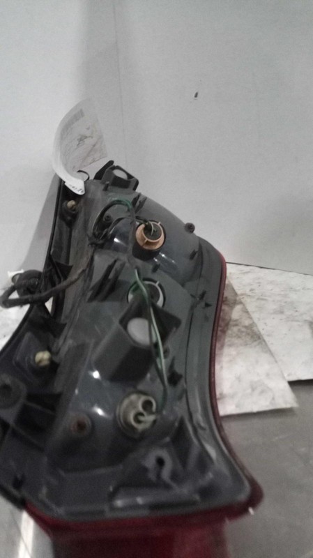 2003-2005 Nissan Murano Right Tail Light Assembly Orange OEM 463487 Used