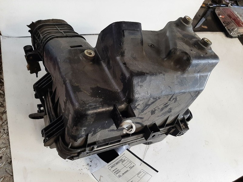 04 05 06 TOYOTA SIENNA AIR CLEANER AIR FILTER HOUSING 3MZFE