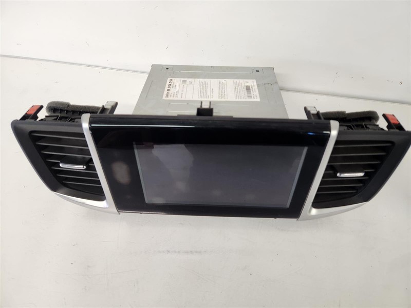 2016-2017 Honda Pilot Audio Radio Receiver & Screen Display W/Navi