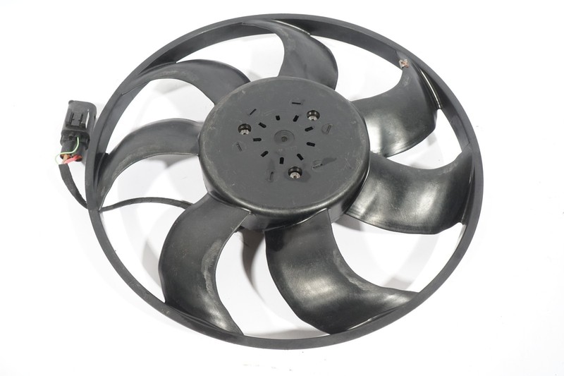 2021 - 2024 BMW 228I F44 Engine Radiator Cooling Fan Blade And Motor OEM