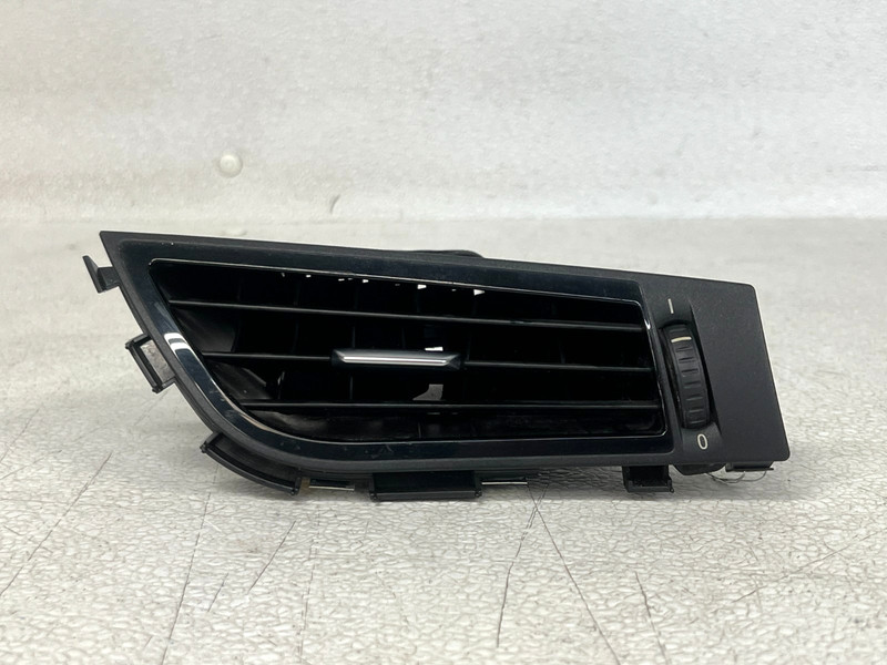 ⭐2009-2016 BMW Z4 M-SPORT FRONT RIGHT OUTER DASH A/C AIR VENT GRILLE OEM LOT2736