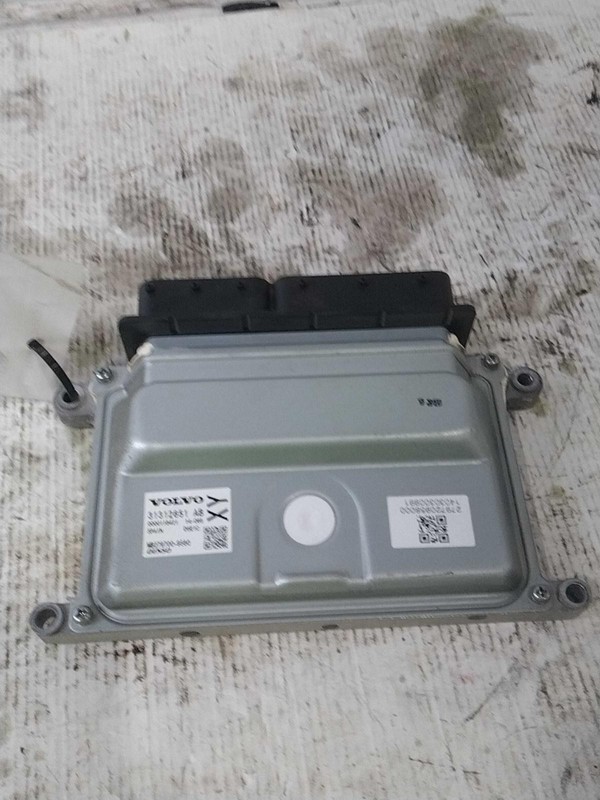 2015 VOLVO S60 Engine Control Module ECM 2.5L OEM Black 141K Miles