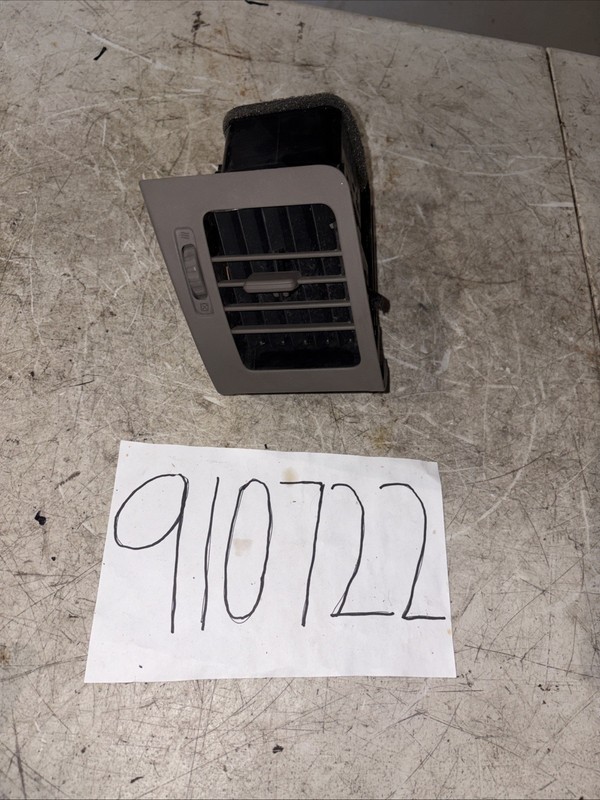 2004 - 2009 Lexus RX350 LH Vent Dash OEM 55650-OE010