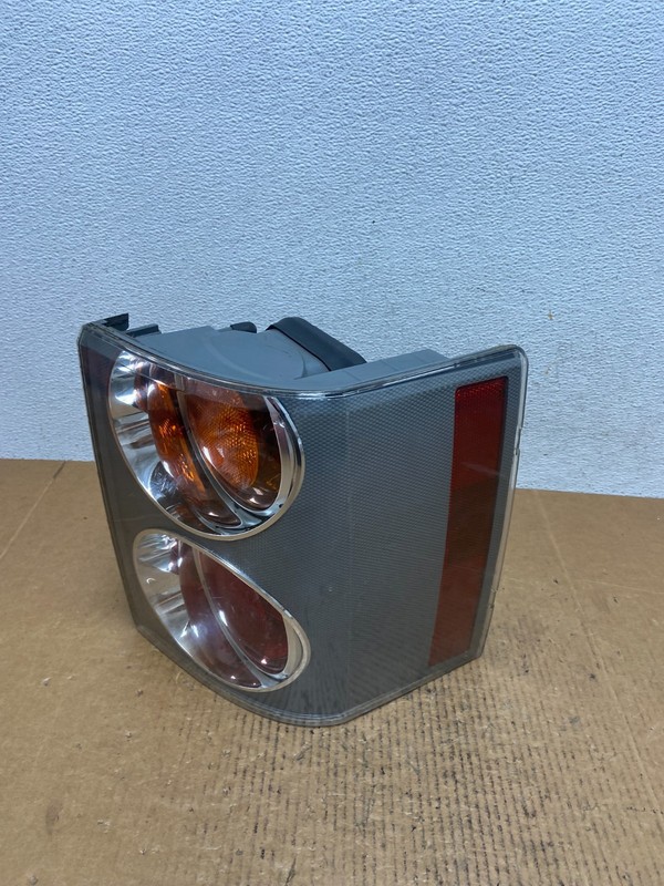 2003-2005 Land Rover Range Rover L322 Right Passenger Tail Light Oem AE0418 DW