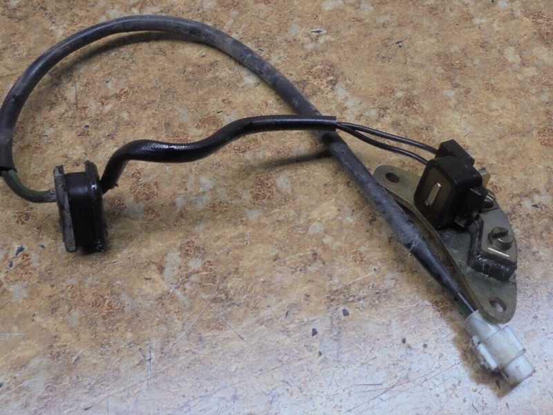 2004 Suzuki GSX-R600 GSXR6 GSXR600 Engine Motor Pulse Coil Pick Up Pulser 04