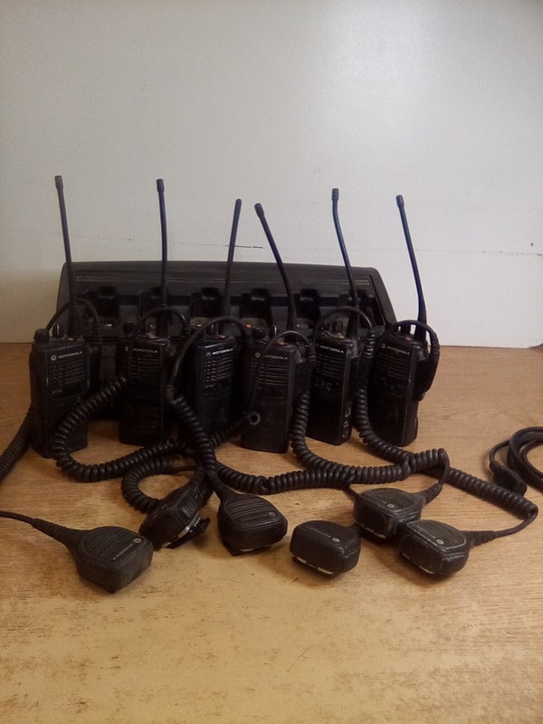 Motorola Impres WPLN4197A 6 Bay Charging Station W/ 6 MotorolaAAH25RDC9AA3AN