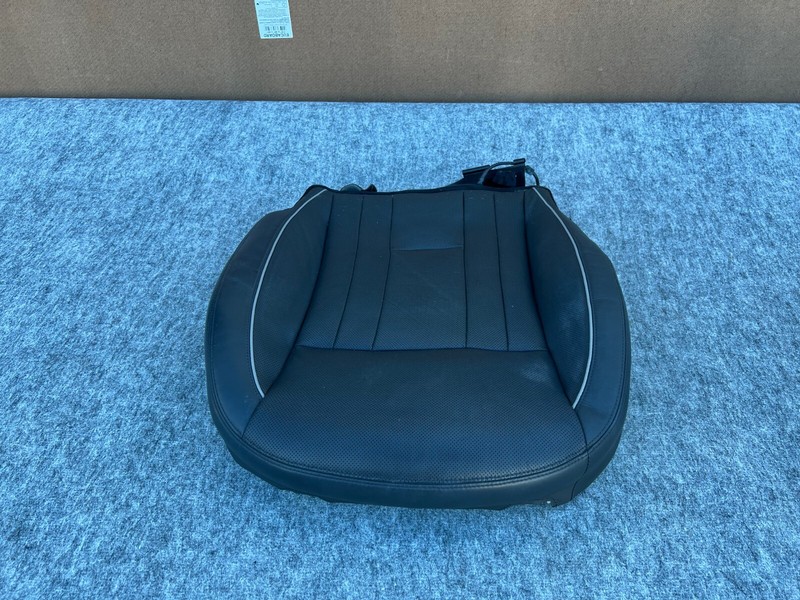 HYUNDAI GENESIS SEDAN & G80 2015-2020 OEM FRONT RIGHT PASSENGER LOWER SEAT SKIN
