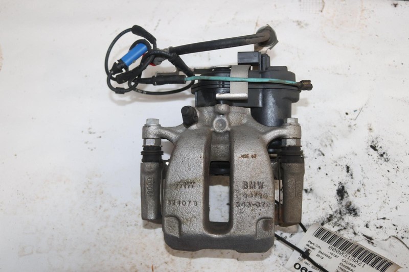 2018-2019 BMW 540I G30 G31 REAR RIGHT SIDE BRAKE CALIPER OEM