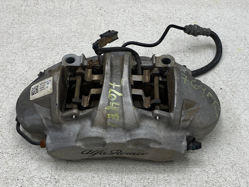 2017-2019 ALFA ROMEO GIULIA FRONT RIGHT PASSENGER SIDE BRAKE CALIPER OEM LOT764
