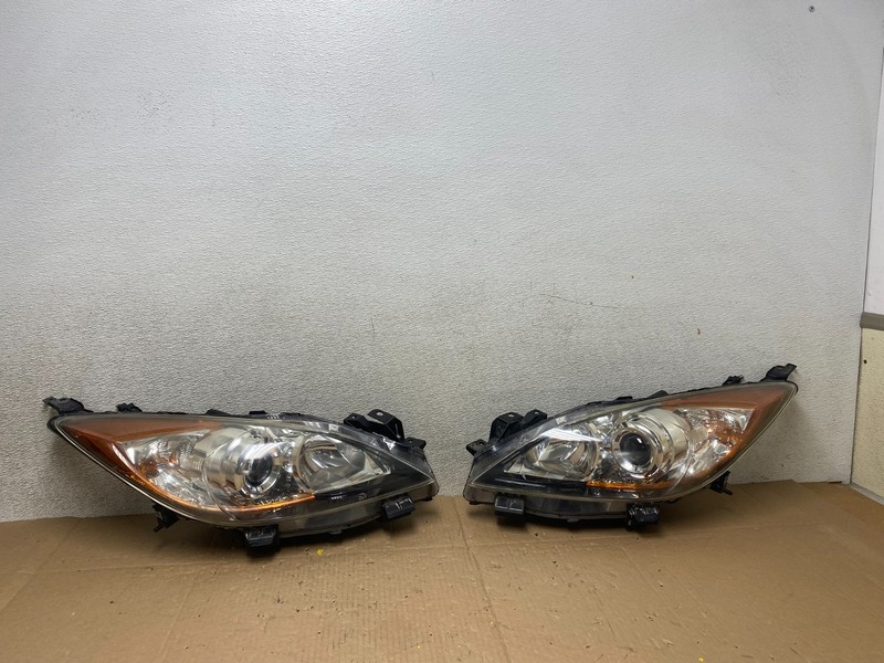 2010-2013 Mazda 3 Halogen Left+Right Side Headlights T5701 DW
