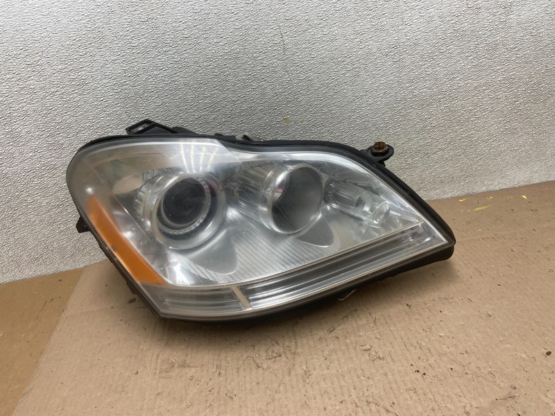 2007 to 2009 Mercedes GL-Class GL450 Right Passenger Xenon Headlight AA1019 DW