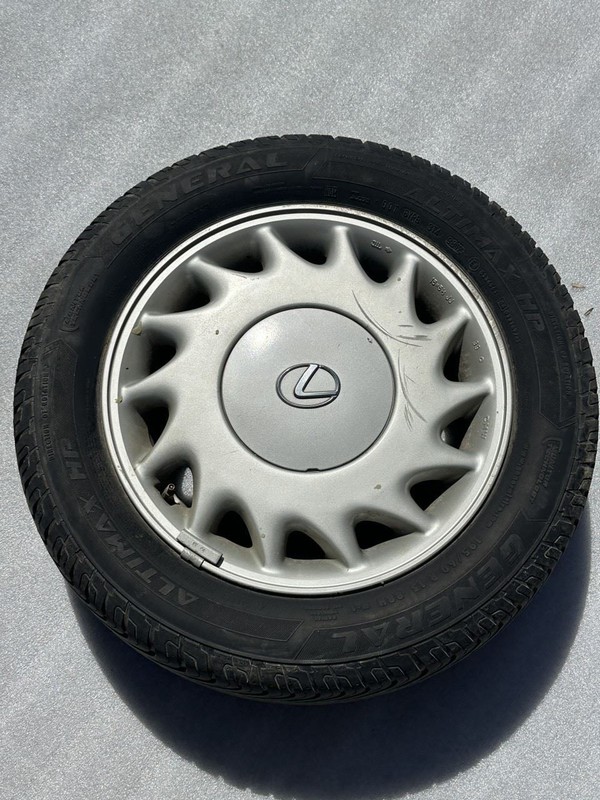 1990 1991 LEXUS ES250 WHEEL RIGHT SIDE 195 60 15 RIM AND GENERAL TIRE 7/32 TREAD
