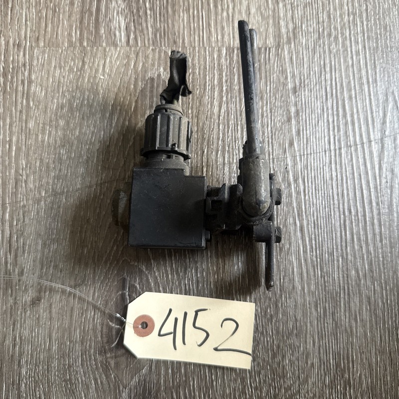 Volvo Solenoid Valve Norgren - P/N: 9041022