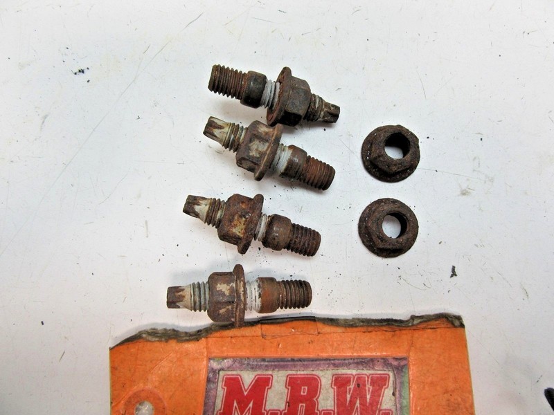 BOLT STUD NUT NUT EXHAUST MANIFOLD CYLINDER HEAD MOTOR ENGINE SATURN VUE CAPTIVA