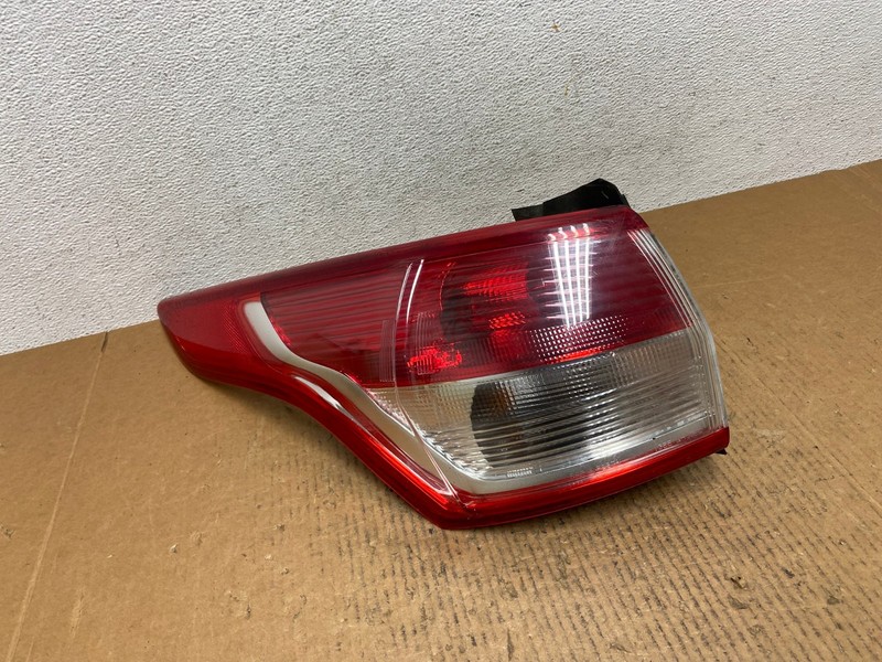 2013 to 2016 Ford Escape Left Driver LH Side Tail Light OEM AE1352 LK