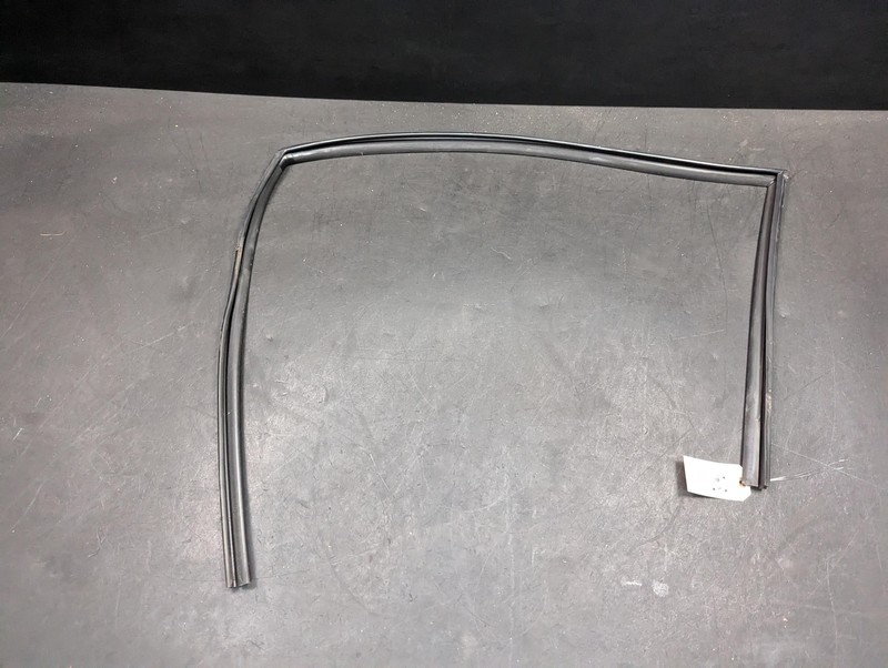 Front Left Door Window Glass Run Channel 2018 Kia Optima 82530-D5000 2016 - 2020