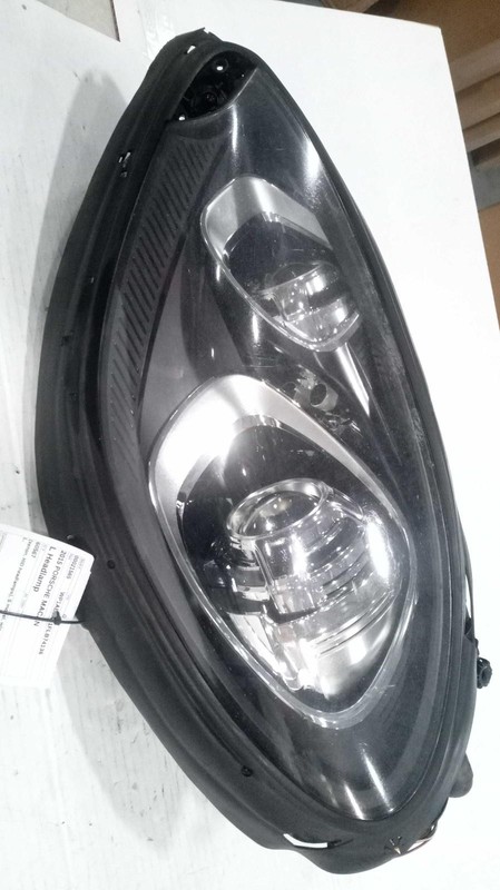 Used Left Headlight Assembly fits: 2015 Porsche MACAN xenon HID headlamps w/o sp