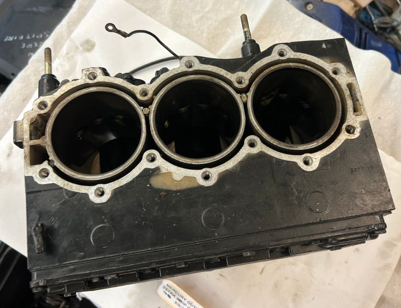 Mercury Force 70 75 HP Outboard Motor Crankcase Cylinder Block 818153 818153A62