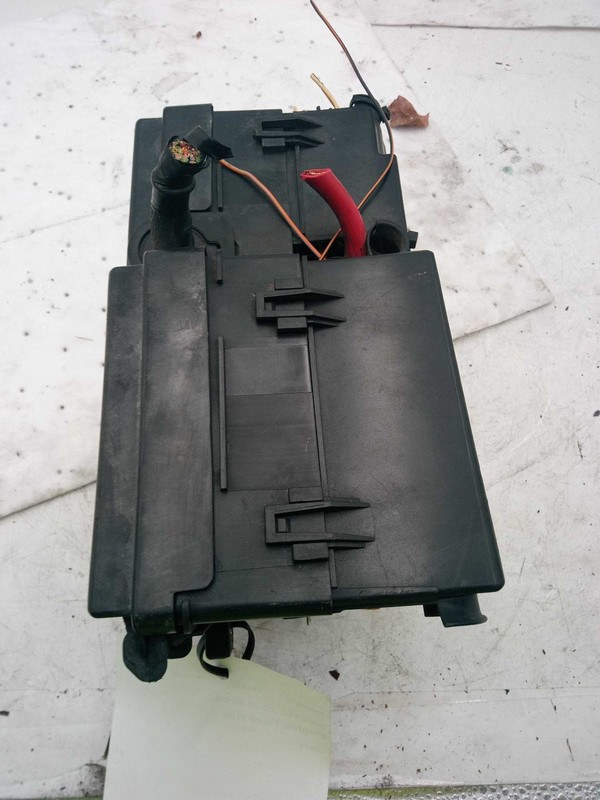 2005 VOLVO 40 SERIES Fuse Box OEM 307280131, 121K Miles, Warranty 6 Months