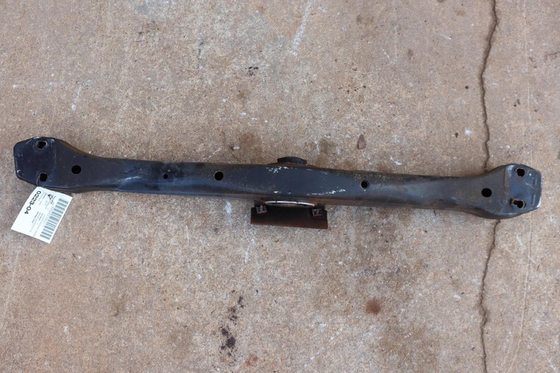 2015-2018 PORSCHE CAYENNE 3.0L HYBRID TRANSMISSION CROSSMEMBER MOUNT BRACKET OEM