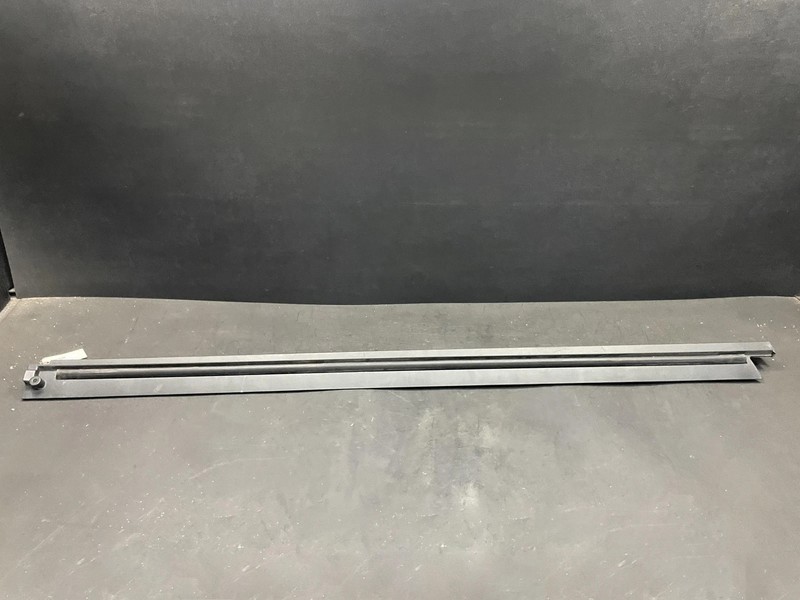 Left Rocker Panel Molding 2021 Cadillac XT4 84568513 2019 2020 2022 2023 - 2025