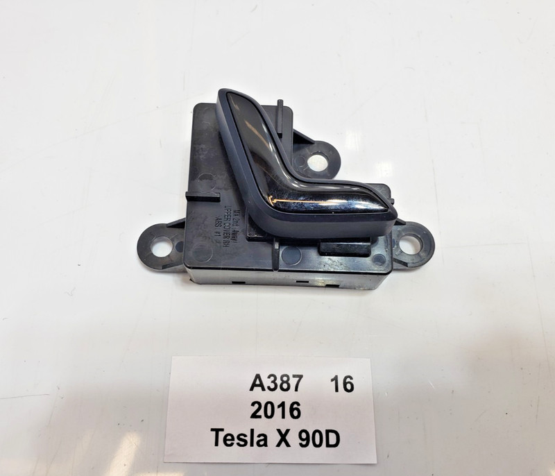✅ 16-20 OEM Tesla Model X Rear Right Passenger 2nd Row Seat Switch Assembly