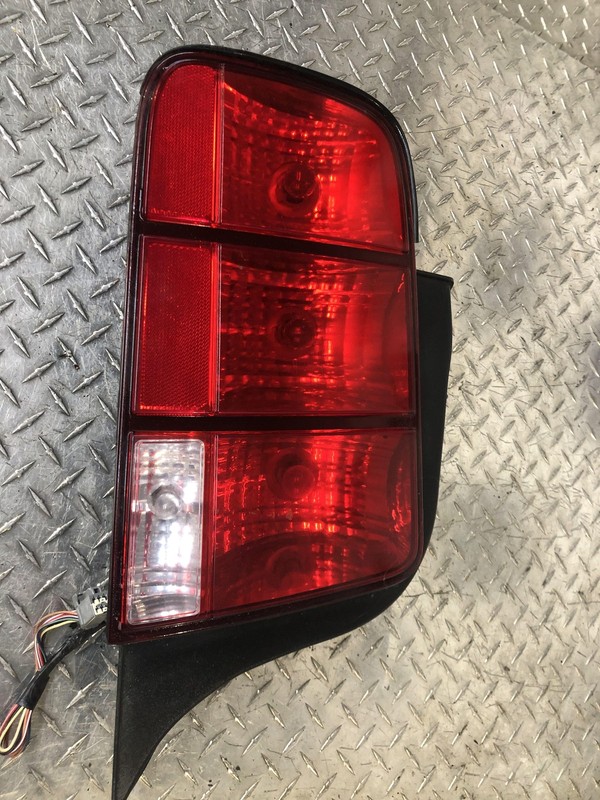 2005-2009 Ford Mustang Rear Driver Left Tail Light Tail Lamp Oem Tested