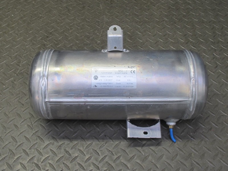 2003-2010 PORSCHE CAYENNE 955 957 AIR SUSPENSION PRESSURE TANK ACCUMULATOR
