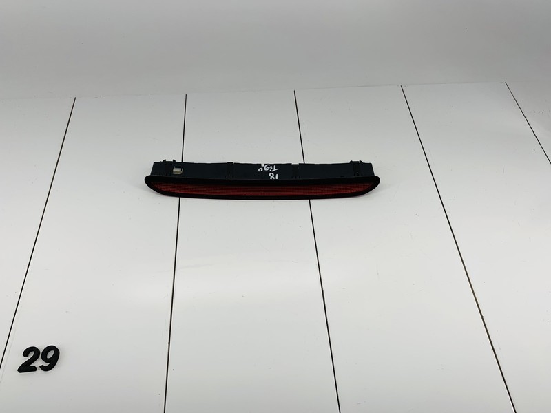 17-18 VOLKSWAGEN TIGUAN REAR HIGH MOUNT CENTER THIRD 3RD BRAKE LIGHT LAMP OEM