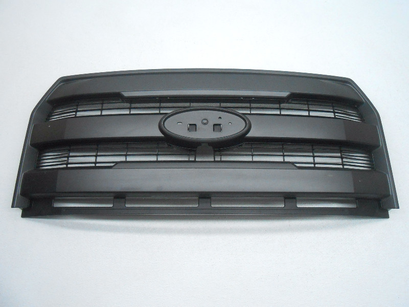 OEM 2015-2016 Ford F150 Lariat Front Upper Grille W/Camera Option Missing Emblem