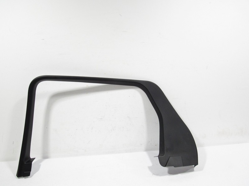 15-19 Land Rover Discovery Sport 2018 L550 Rear Right Door Window Frame Cover ;
