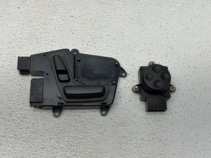 2012-2016 TESLA MODEL S FRONT RIGHT PASSENGER SEAT CONTROL SWITCH OEM